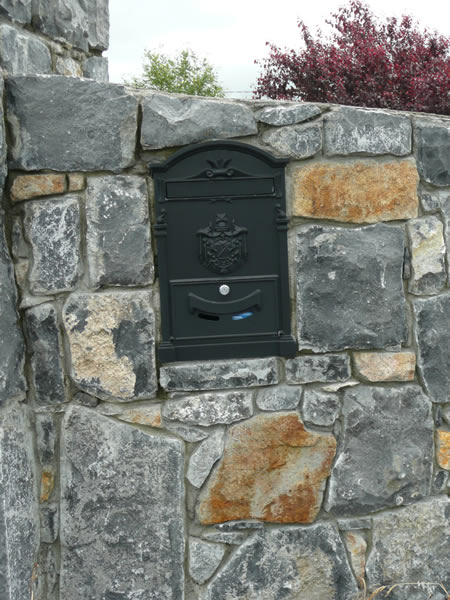 Granite.and.limestone.wall