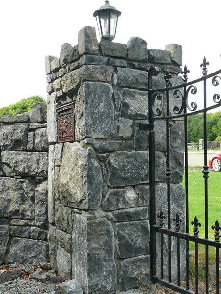 Stone.Pillar.Letterbox.Lights1